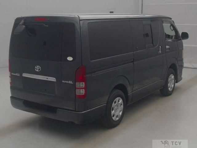 2007 Toyota Regiusace Van