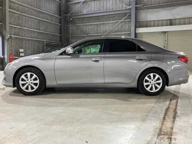 2013 Toyota Mark X