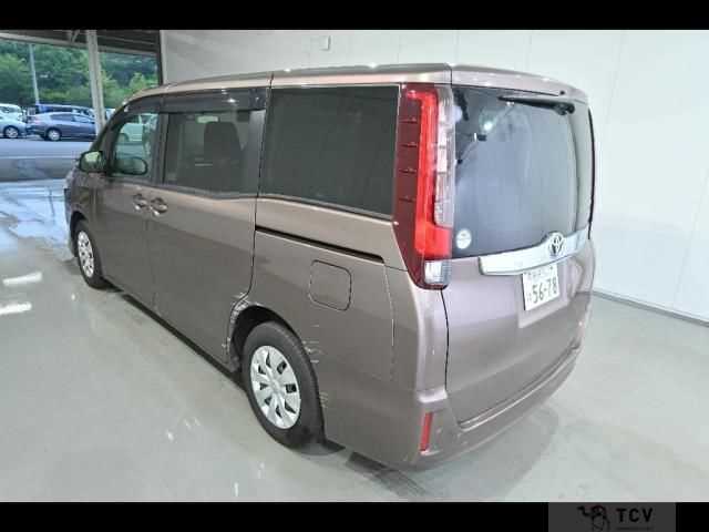 2014 Toyota Noah