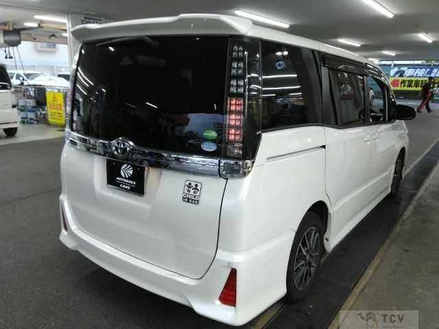 2014 Toyota Voxy