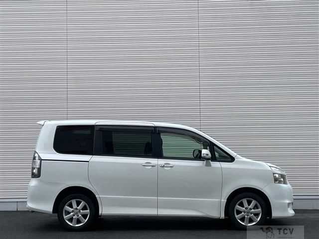 2010 Toyota Voxy