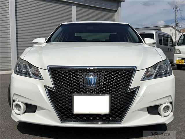 2013 Toyota Crown Hybrid