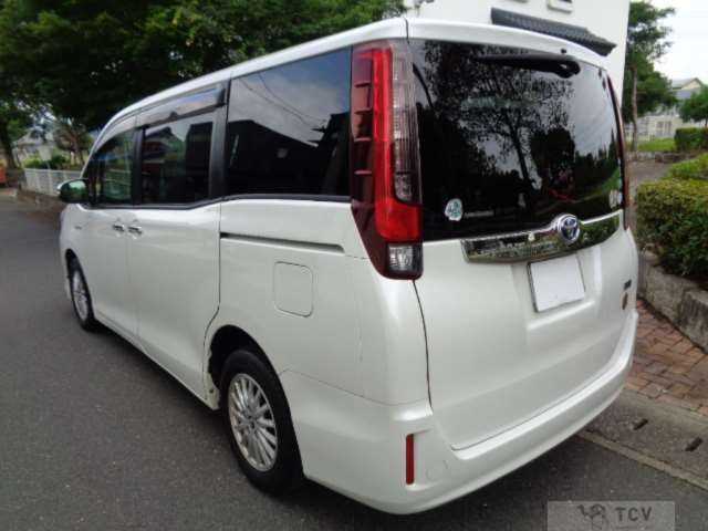 2015 Toyota Noah