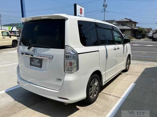 2012 Toyota Voxy