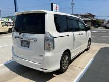 2012 Toyota Voxy