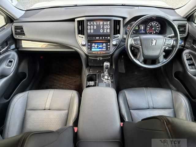 2015 Toyota Crown Hybrid