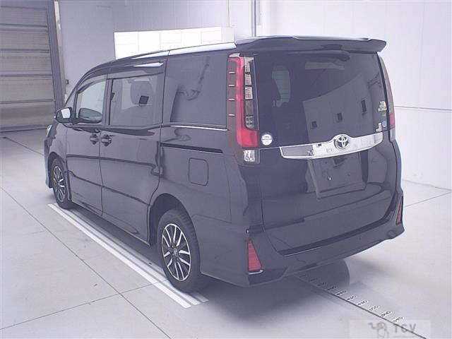 2015 Toyota Noah