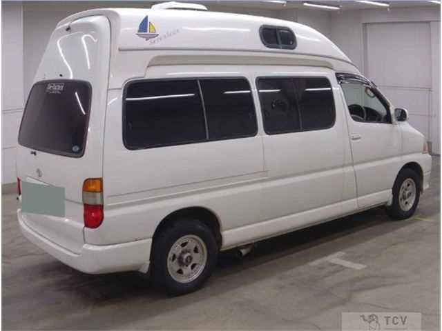 2004 Toyota Grand Hiace