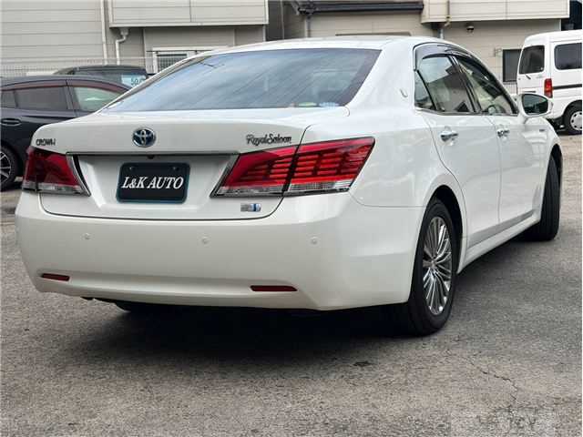 2015 Toyota Crown Hybrid
