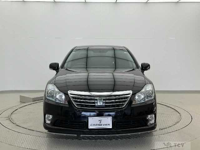 2010 Toyota Crown Hybrid