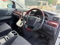 2011 Toyota Alphard