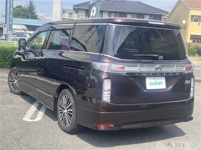 2014 Nissan Elgrand