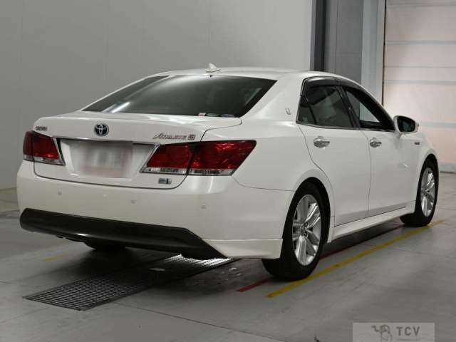 2015 Toyota Crown Hybrid