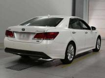 2015 Toyota Crown Hybrid