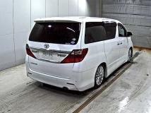 2013 Toyota Alphard
