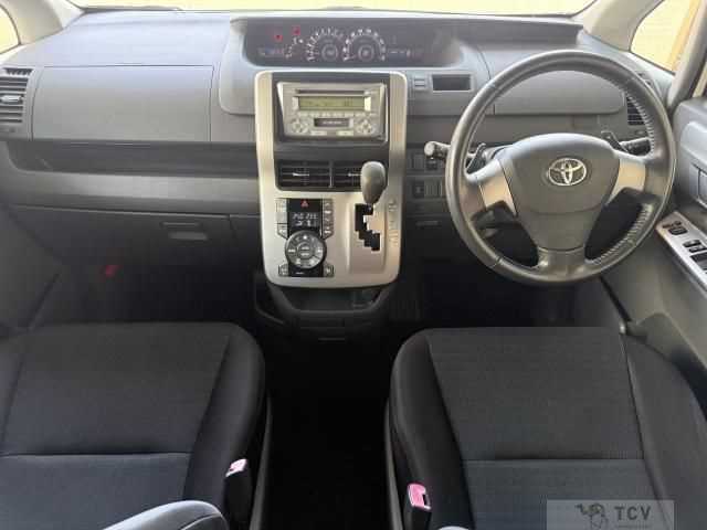 2008 Toyota Voxy