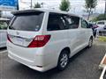 2013 Toyota Alphard