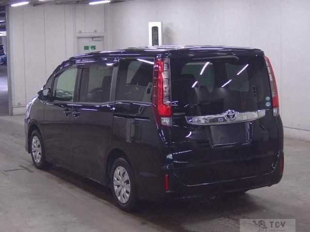 2015 Toyota Noah