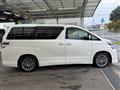 2013 Toyota Vellfire