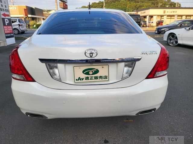 2010 Toyota Crown Majesta