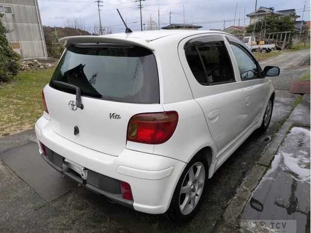 2003 Toyota Vitz