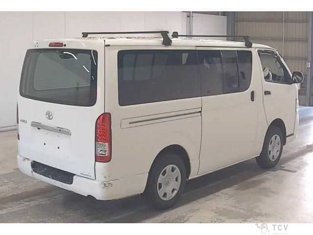 2011 Toyota Regiusace Van