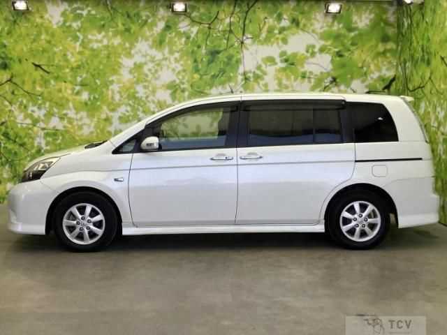 2013 Toyota Isis
