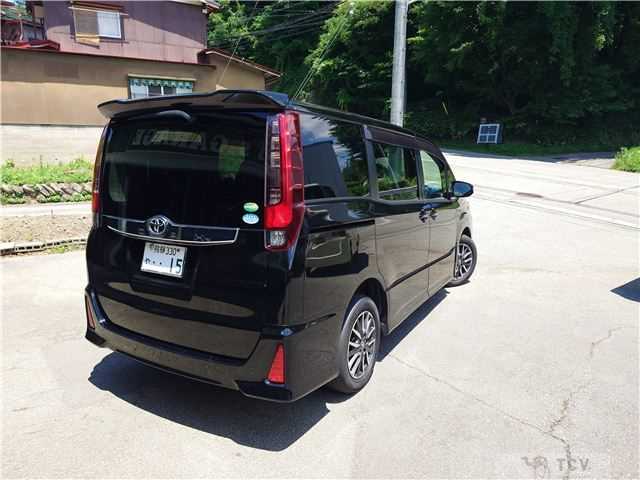 2016 Toyota Noah