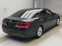 2014 Toyota Crown Hybrid