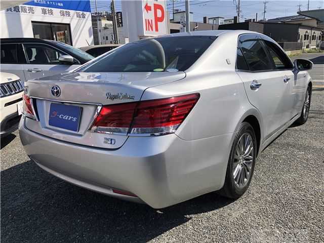 2014 Toyota Crown Hybrid