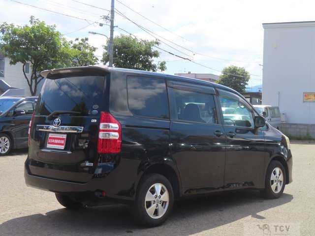 2010 Toyota Noah
