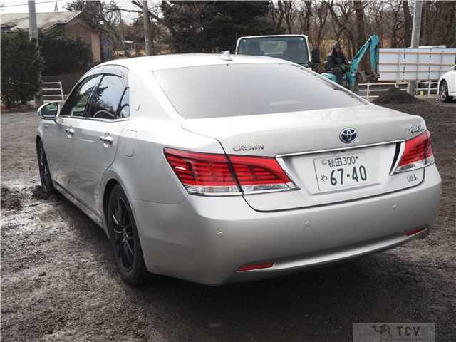 2013 Toyota Crown Hybrid