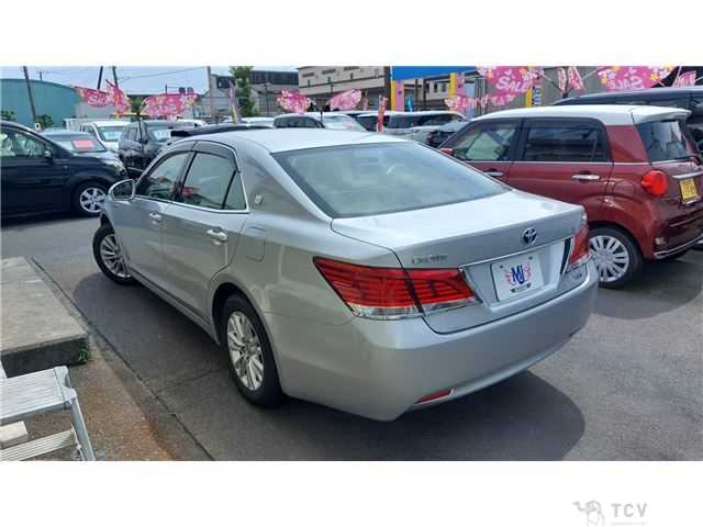 2013 Toyota Crown Hybrid