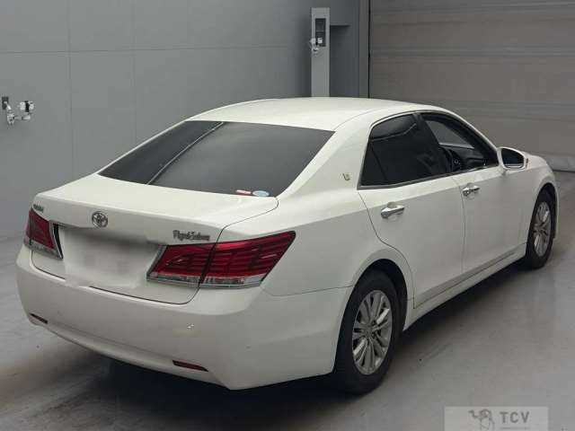 2014 Toyota Crown