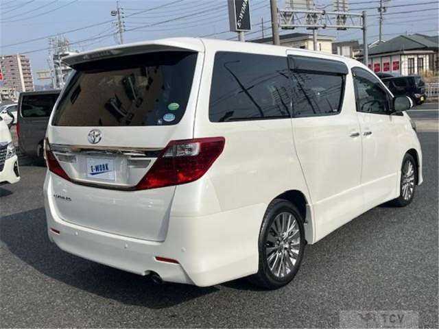 2013 Toyota Alphard