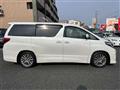 2013 Toyota Alphard