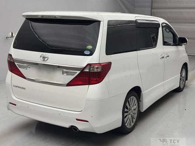 2013 Toyota Alphard