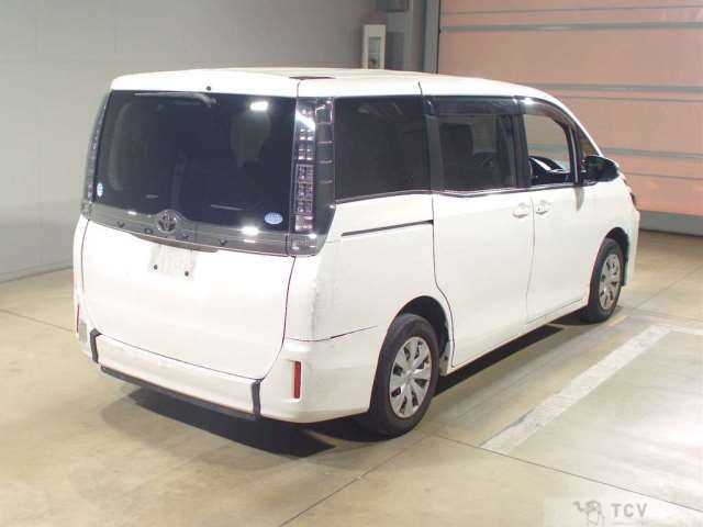 2017 Toyota Voxy