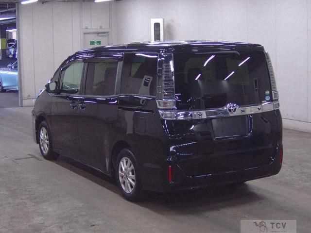 2017 Toyota Voxy