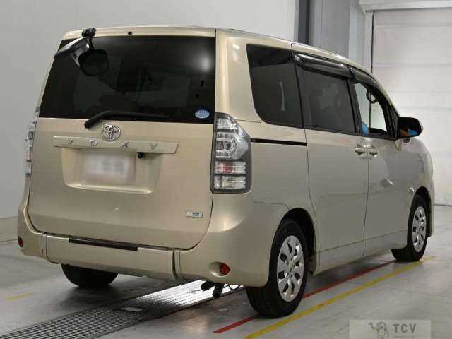 2011 Toyota Voxy