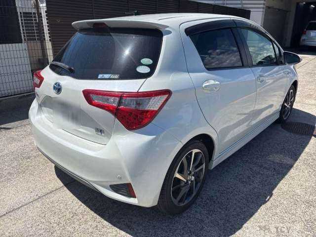 2017 Toyota Vitz