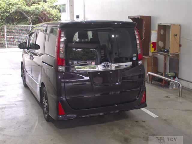 2015 Toyota Noah