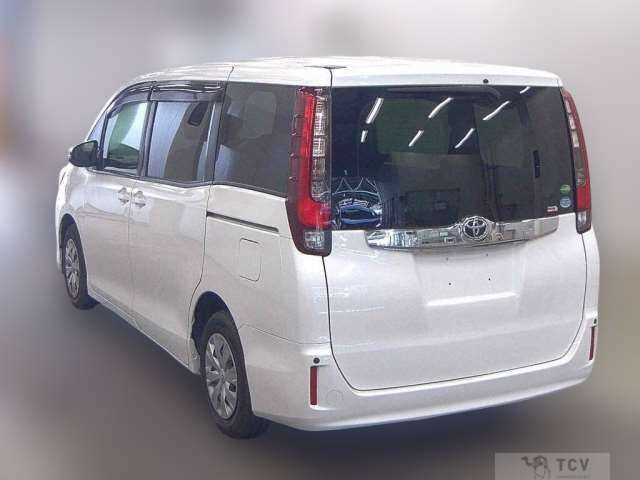 2017 Toyota Noah