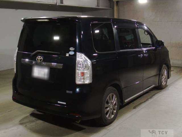 2012 Toyota Voxy