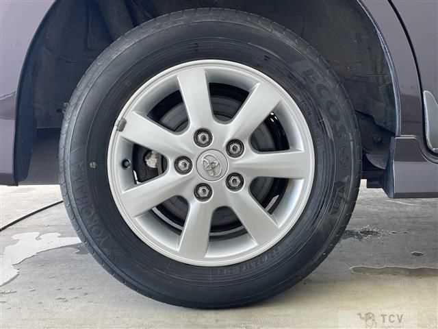 2013 Toyota Isis