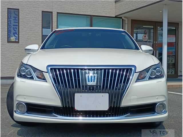 2013 Toyota Crown Majesta