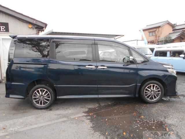 2014 Toyota Voxy