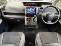 2013 Toyota Voxy
