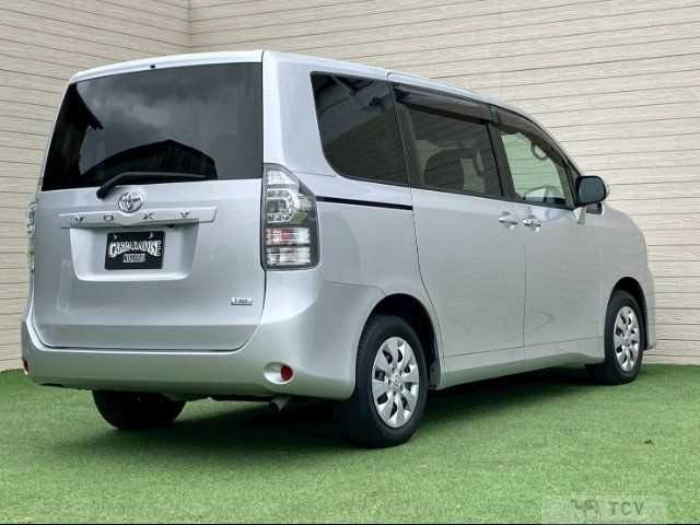 2013 Toyota Voxy