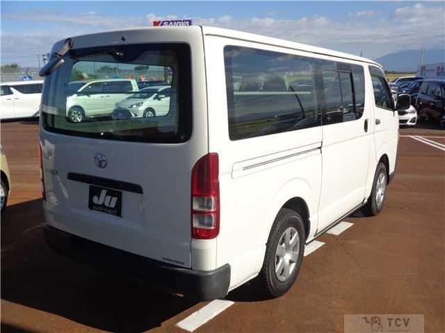 2004 Toyota Hiace